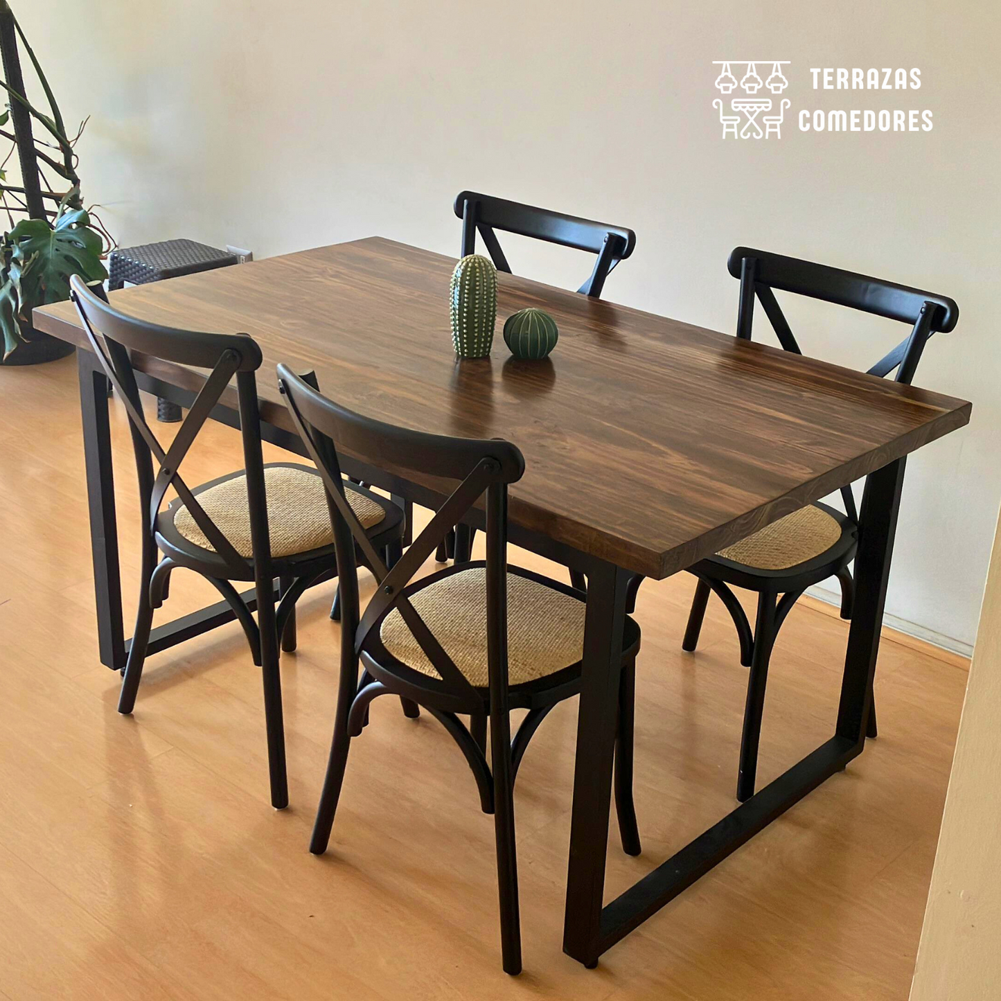 Comedor Industrial 4 personas + Sillas madera y Ratán