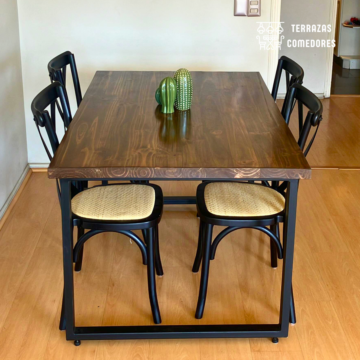 Comedor Industrial 4 personas + Sillas madera y Ratán