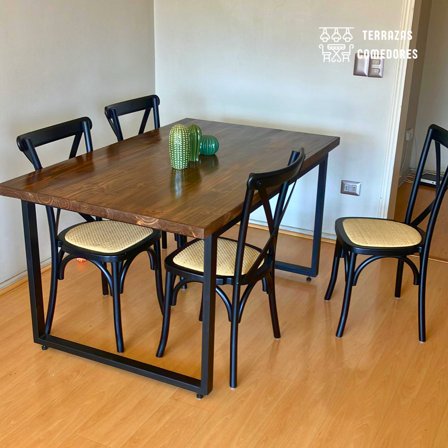 Comedor Industrial 4 personas + Sillas madera y Ratán