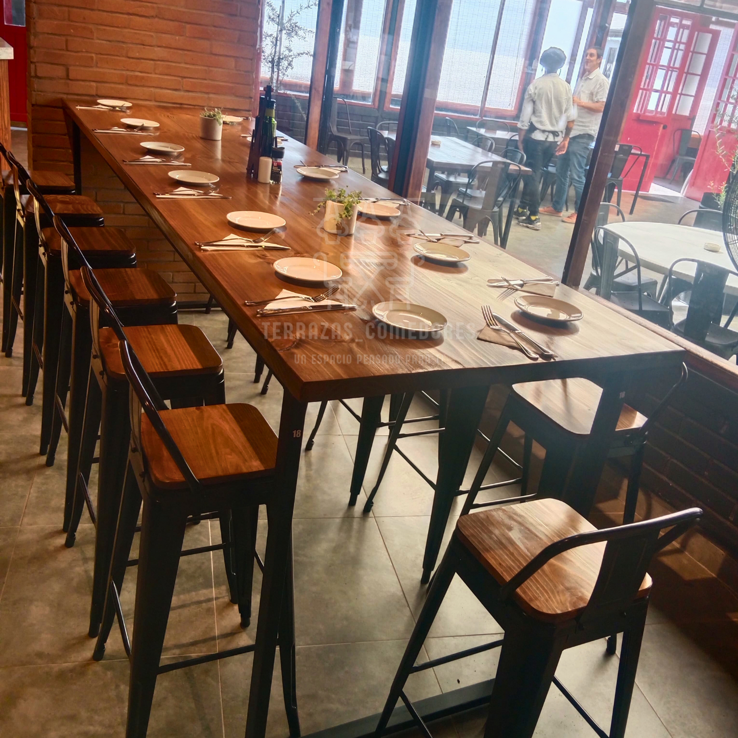 Comedor industrial tipo bar 8 personas