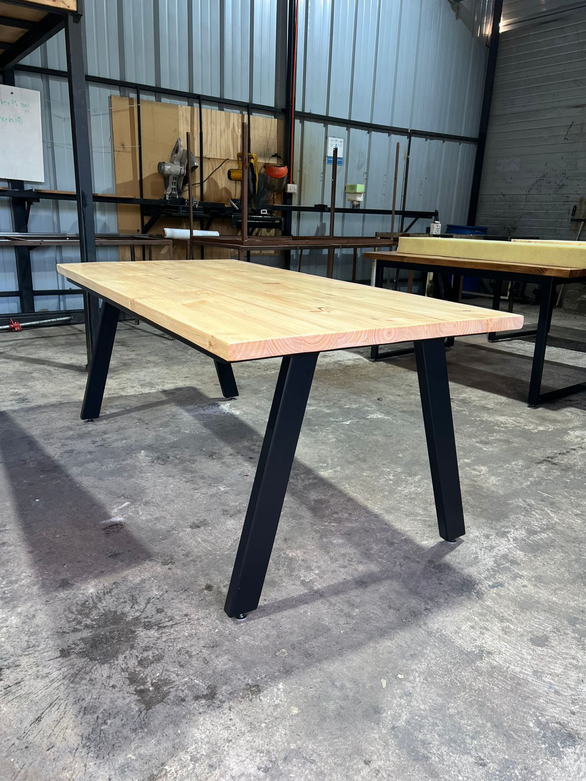 Mesa industrial modelo Torii