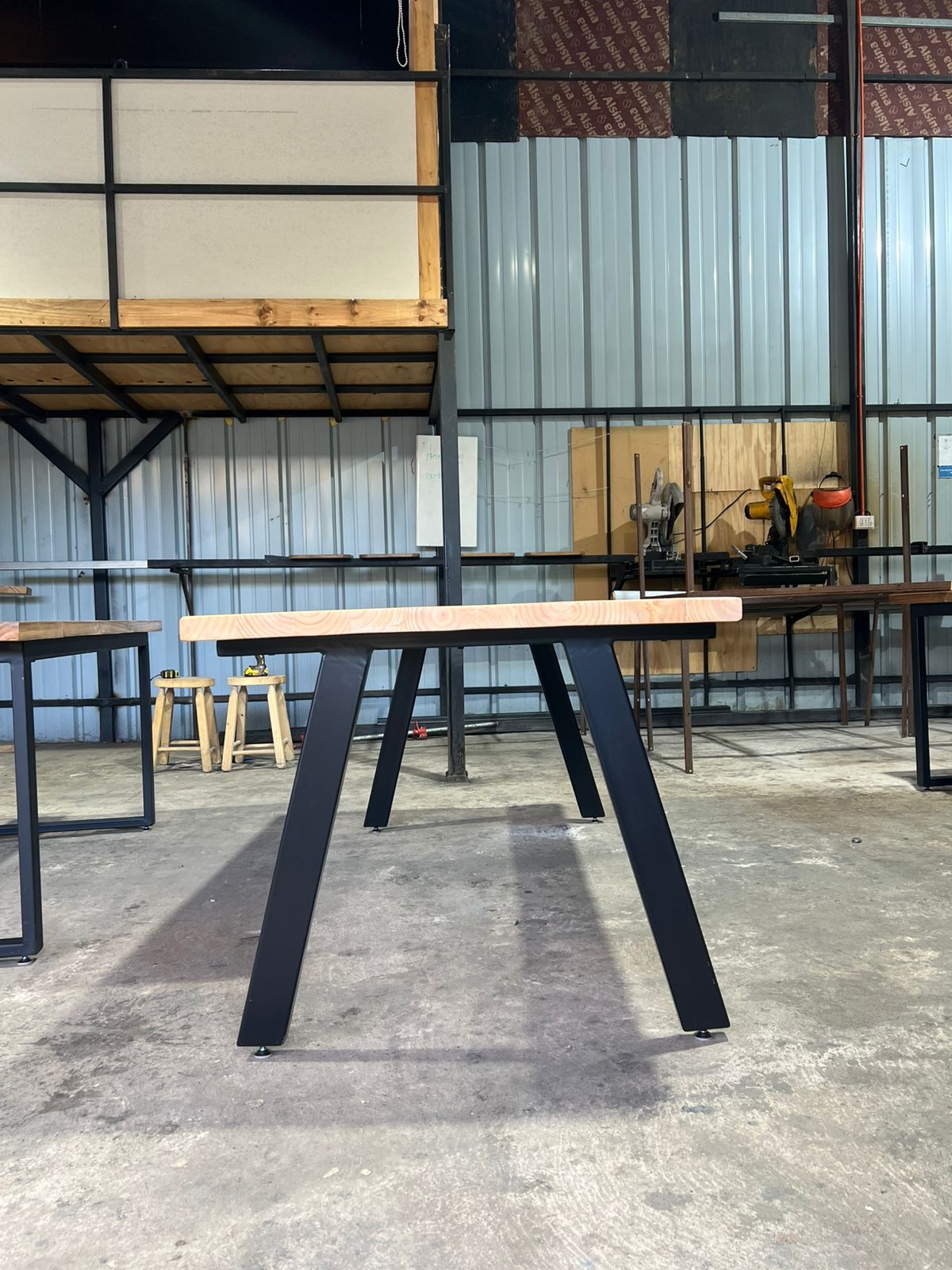 Mesa industrial modelo Torii